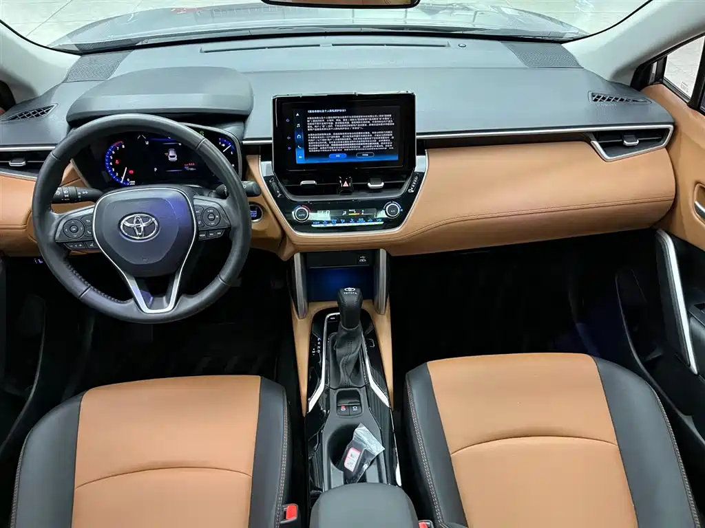 Toyota Corolla Cross 2022 2.0L Flagship Edition фото 2