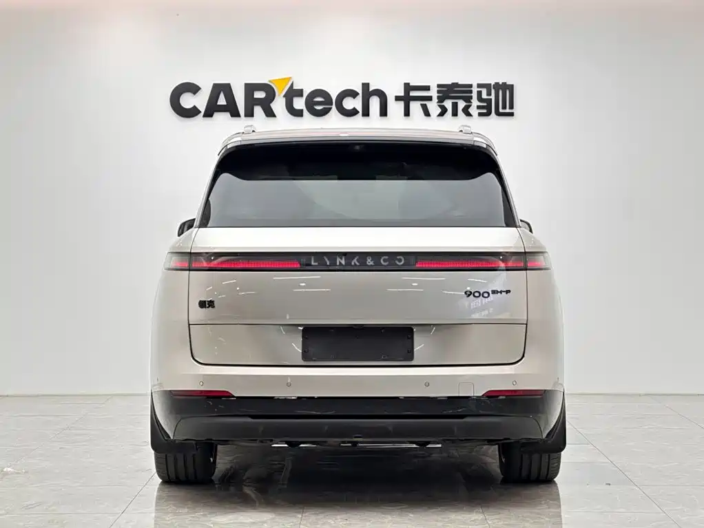 Photo 4 - Lynk & Co 900