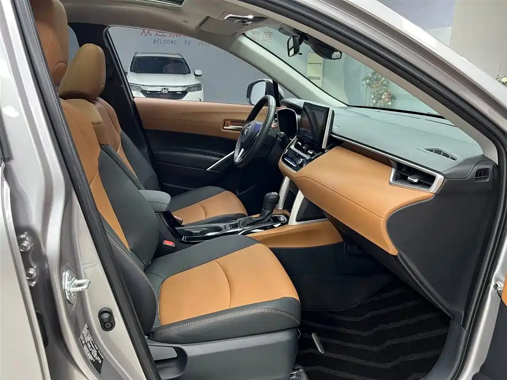 Toyota Corolla Cross 2022 2.0L Flagship Edition фото 13