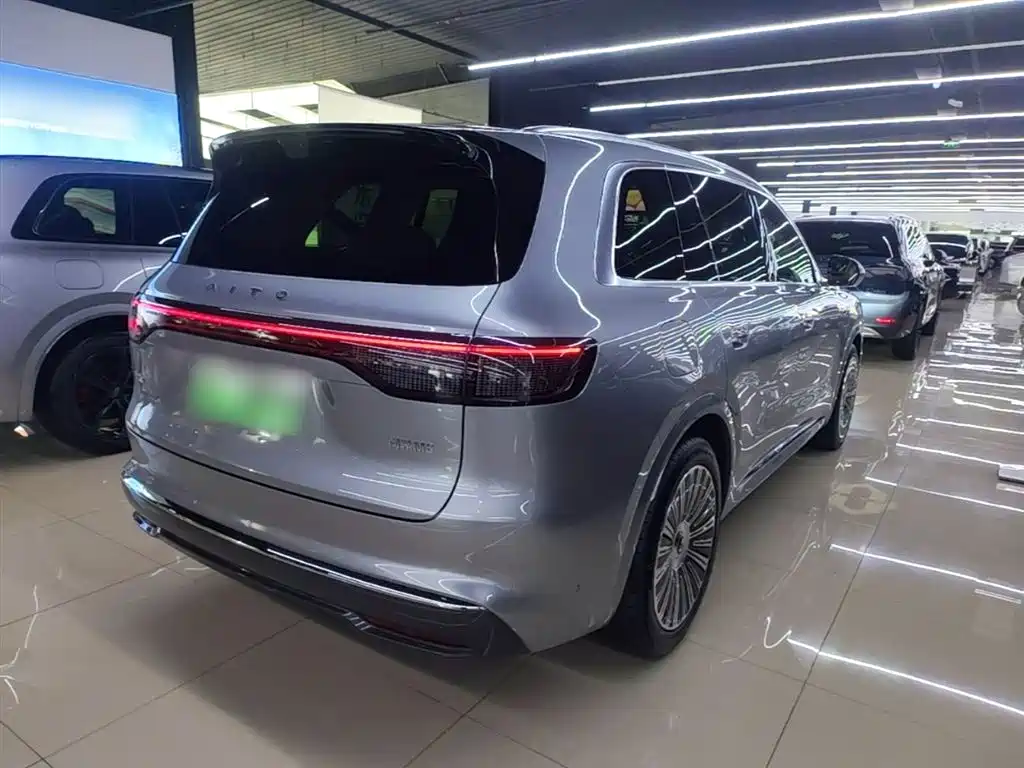AITO Wenjie AITO M8 2025 Model Extended Range Ultra Edition 53.4kWh 5-Seater фото 7