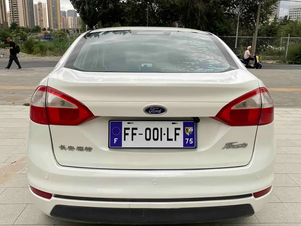 Ford Fiesta 2015 2013 Sedan 1.5L Manual Trend
