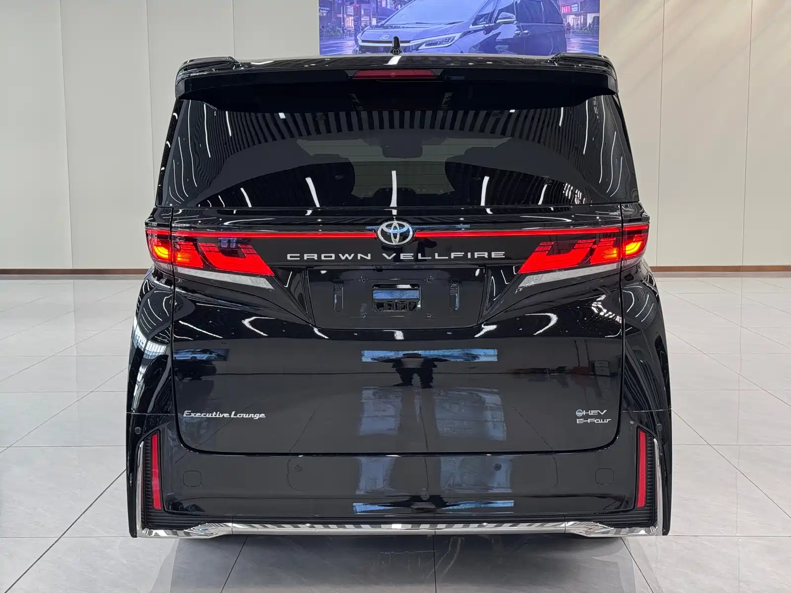 Фото 17 - Toyota Vellfire