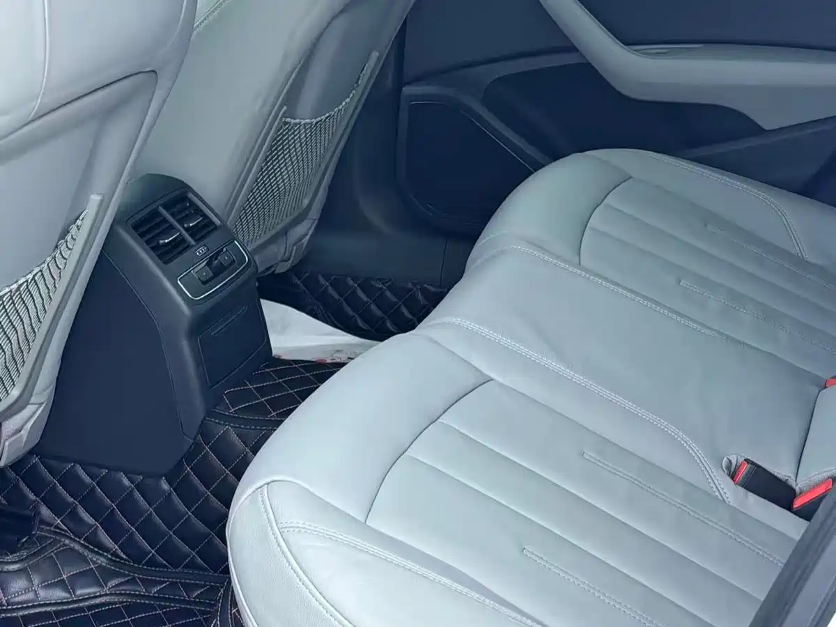 Audi A4L 2018 30th Anniversary 40 TFSI Fashion фото 9