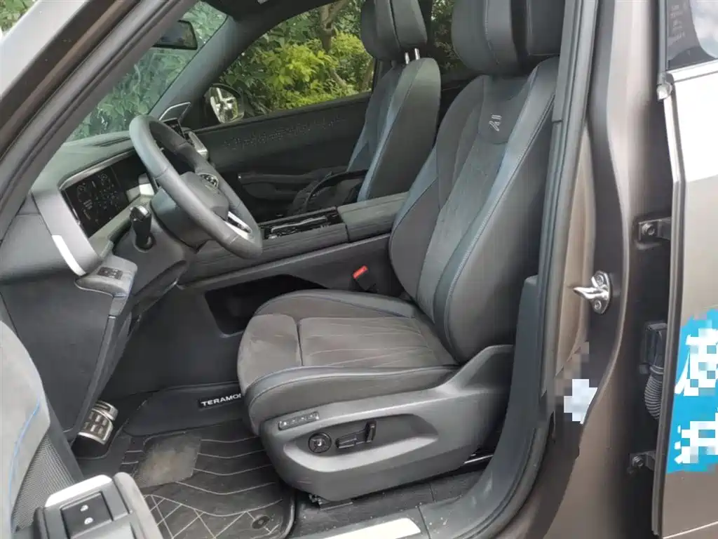 Volkswagen Teramont 2025 Teramont Pro 450TSI 4WD Summit Edition фото 22