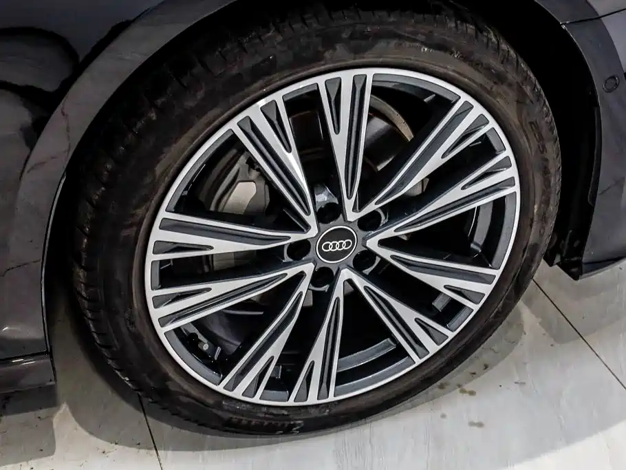 Photo 32 - Audi A6L