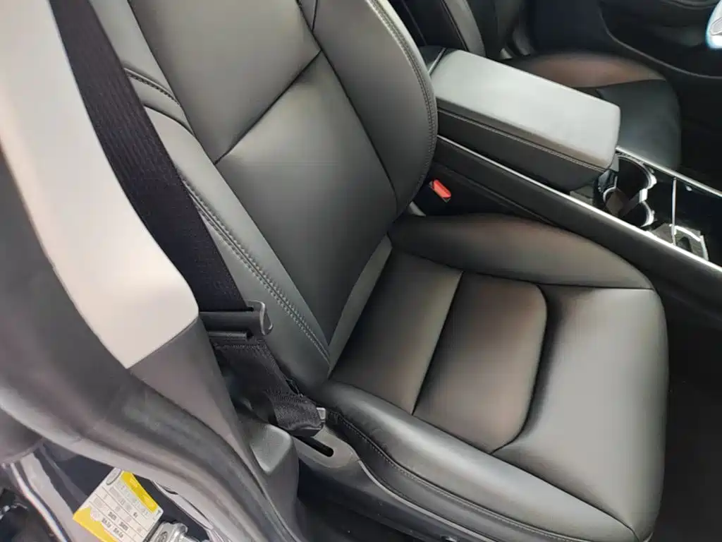 Фото 25 - Tesla Model 3