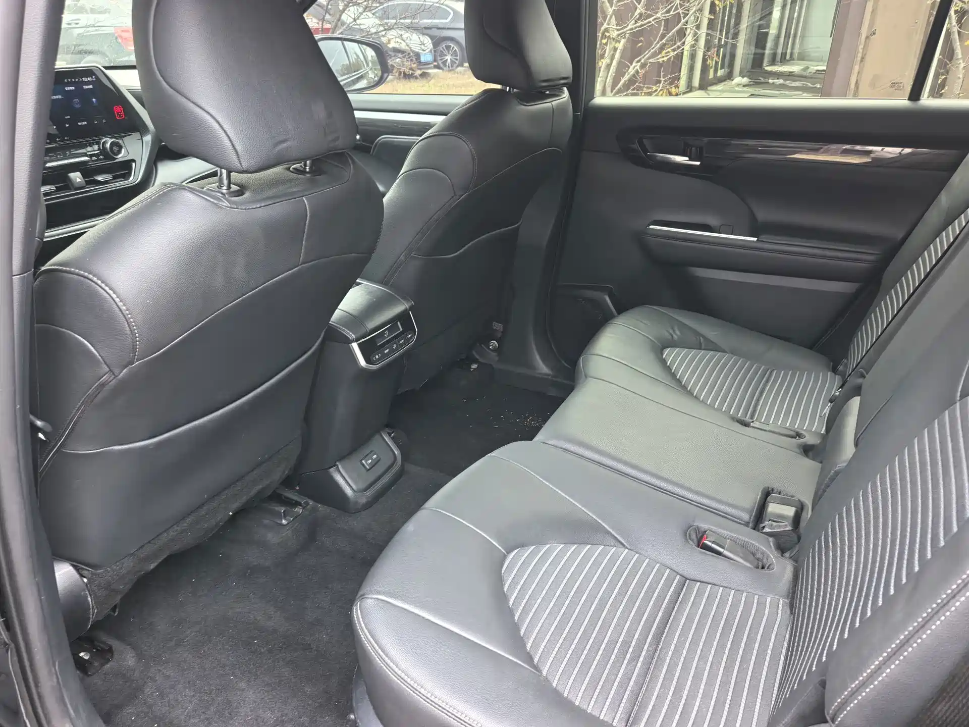Фото 8 - Toyota Crown Kluger
