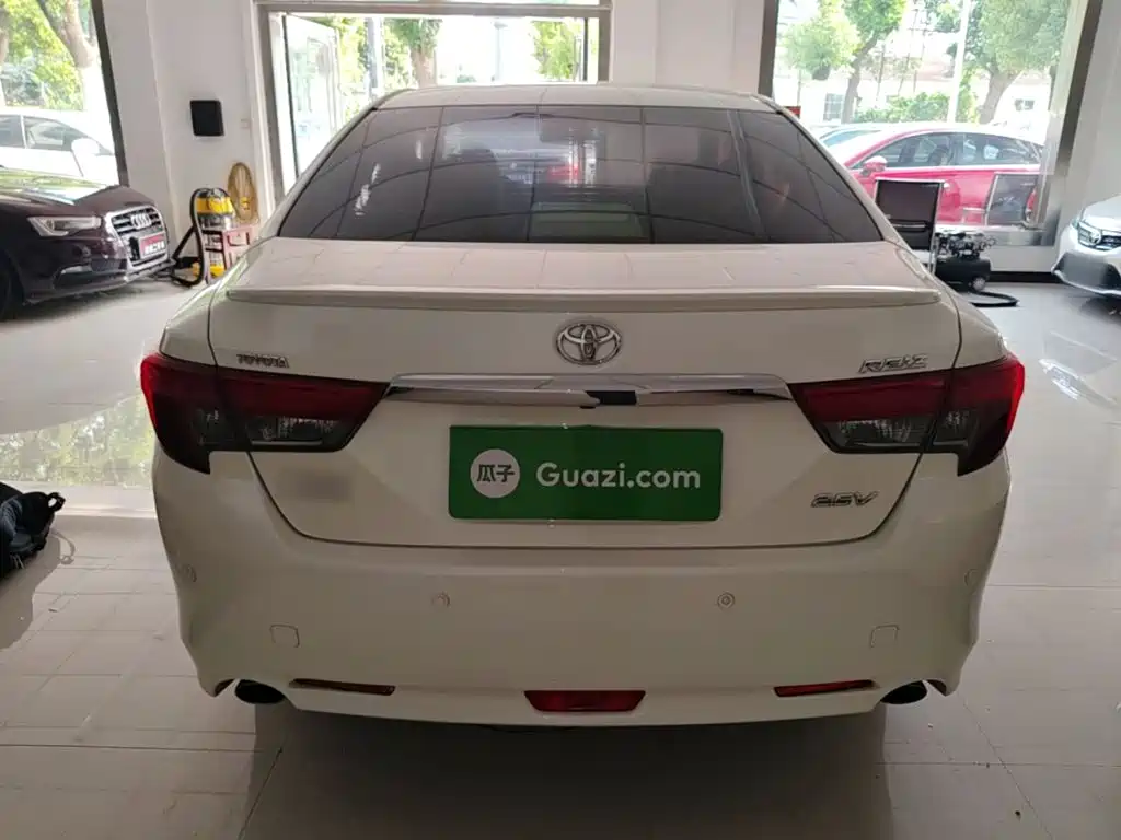 Toyota Reiz 2017 2013 2.5V Premium Edition