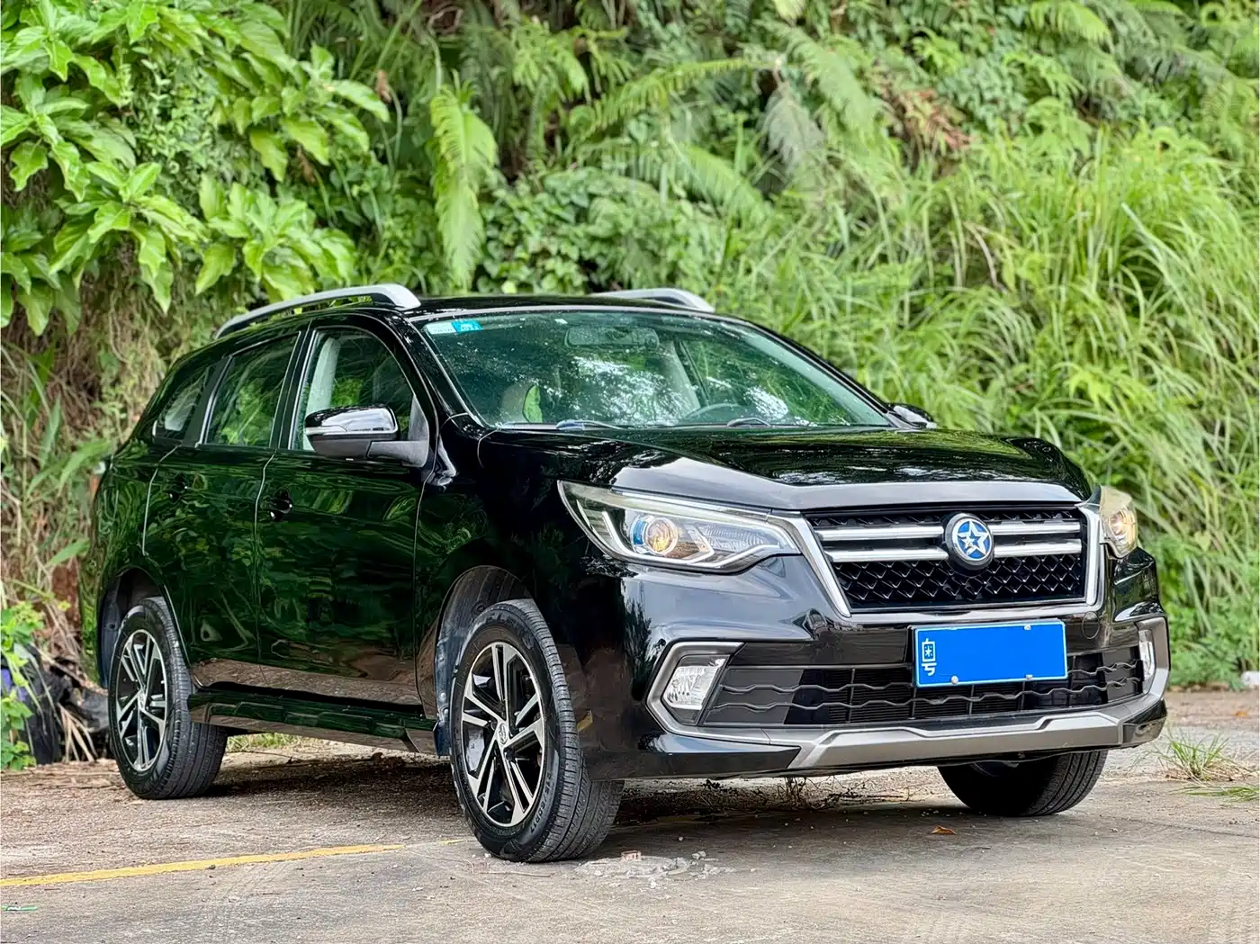 2018 Venucia T70