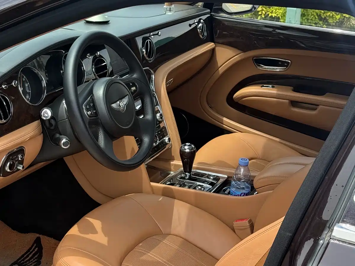 Bentley Mulsanne 2013 6.8T Mulliner Special Edition фото 15