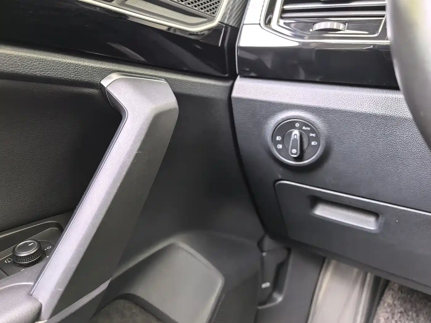 Volkswagen Tayron 2019 330TSI 2WD Premium China VI фото 15