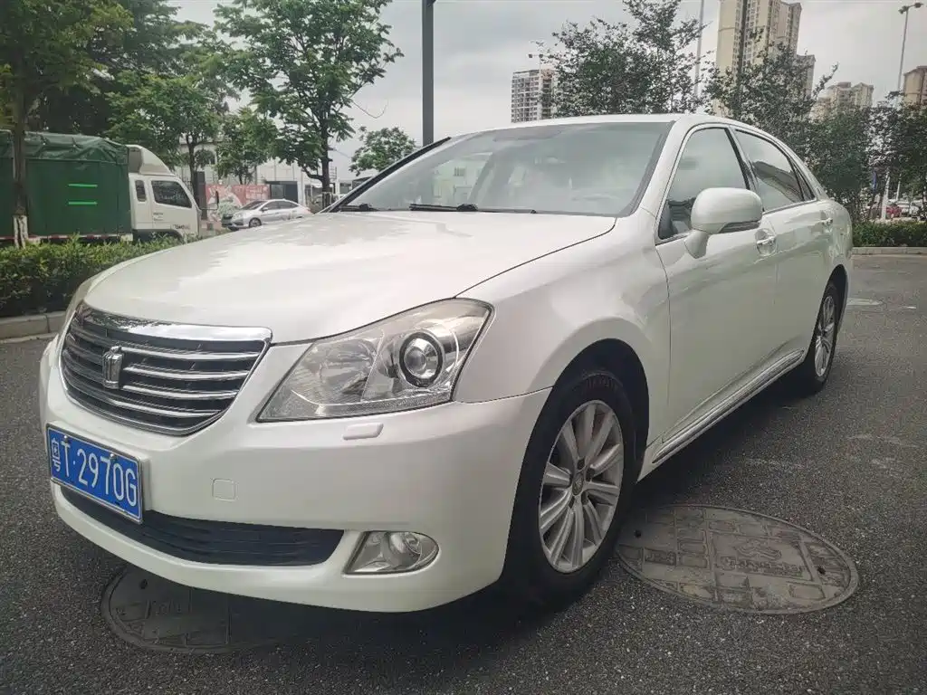 Toyota Crown 2010 2.5L Royal фото 2