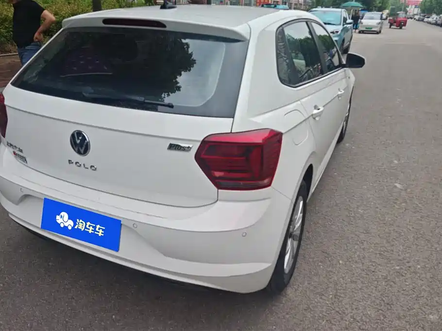 Volkswagen Polo 2021 Plus 1.5L Automatic Colorful Tech Edition фото 3