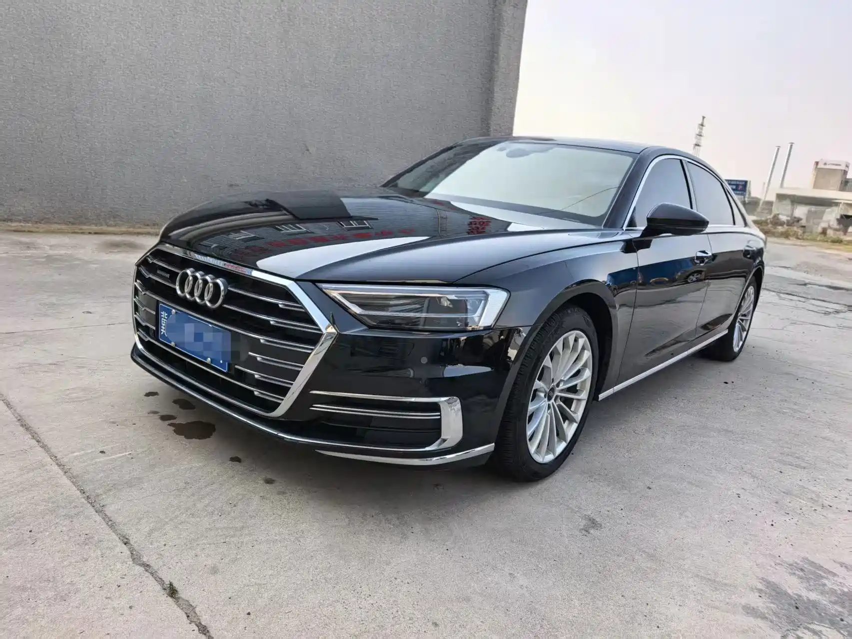 Фото 4 - Audi A8