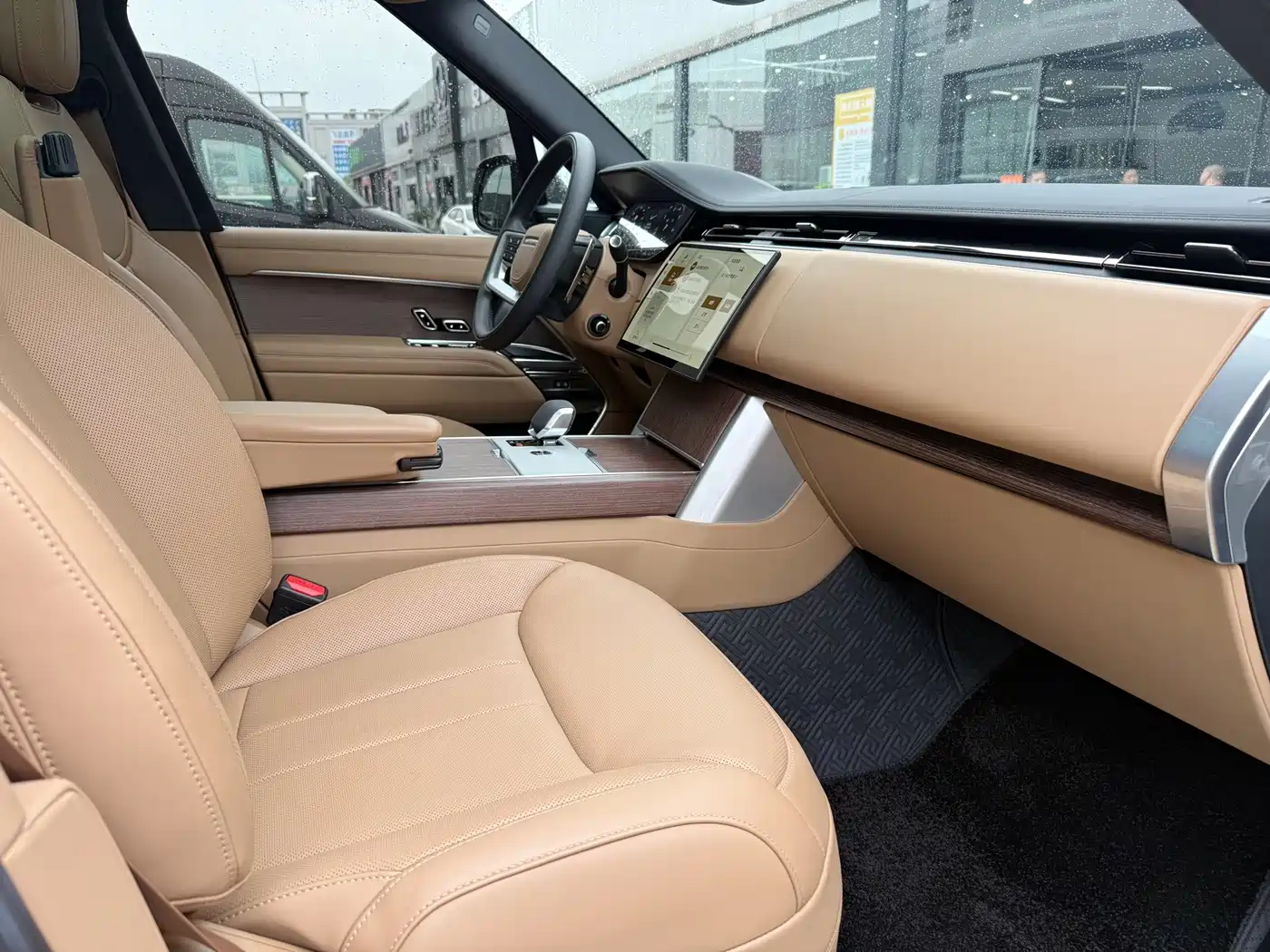 Land Rover Range Rover 2026 2026 Model 3.0 L6 400PS SE Long Wheelbase Version