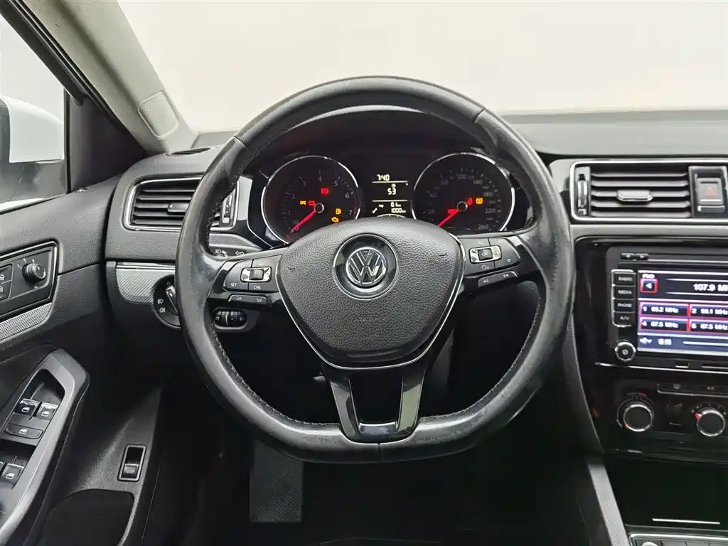 Volkswagen Sagitar 2017 1.6L Manual Comfort фото 11