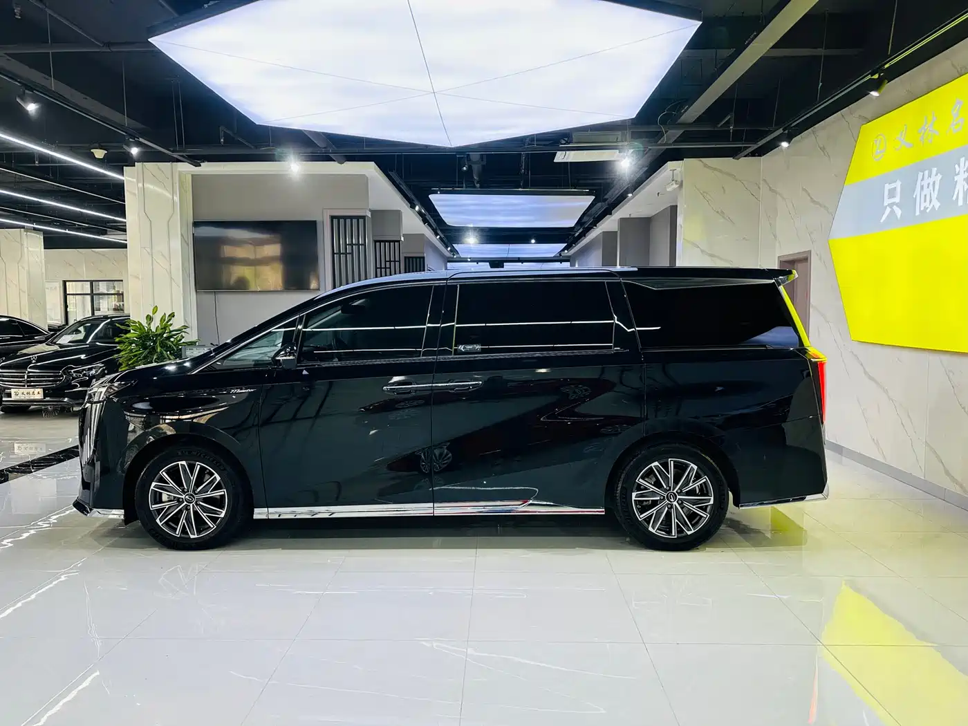 GAC Trumpchi Trumpchi M8 2024 Master Series Super Hybrid фото 3