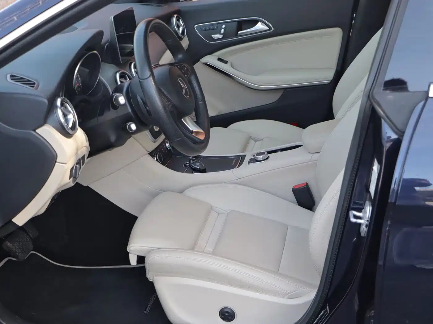 Mercedes-Benz CLA (Import) 2017 Facelift CLA 200 Style фото 8