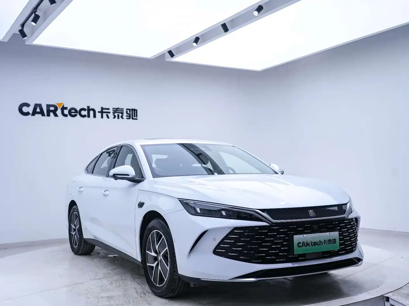 BYD Qin L 2025 DM-i Smart Drive Edition 120KM Surpassing фото 7