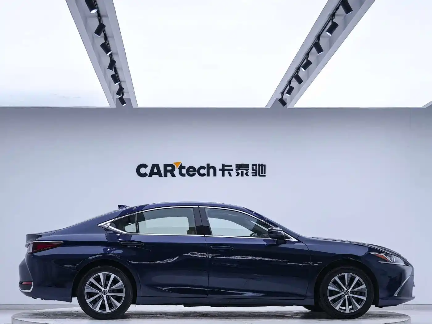 Lexus ES 2020 200 Excellence фото 11