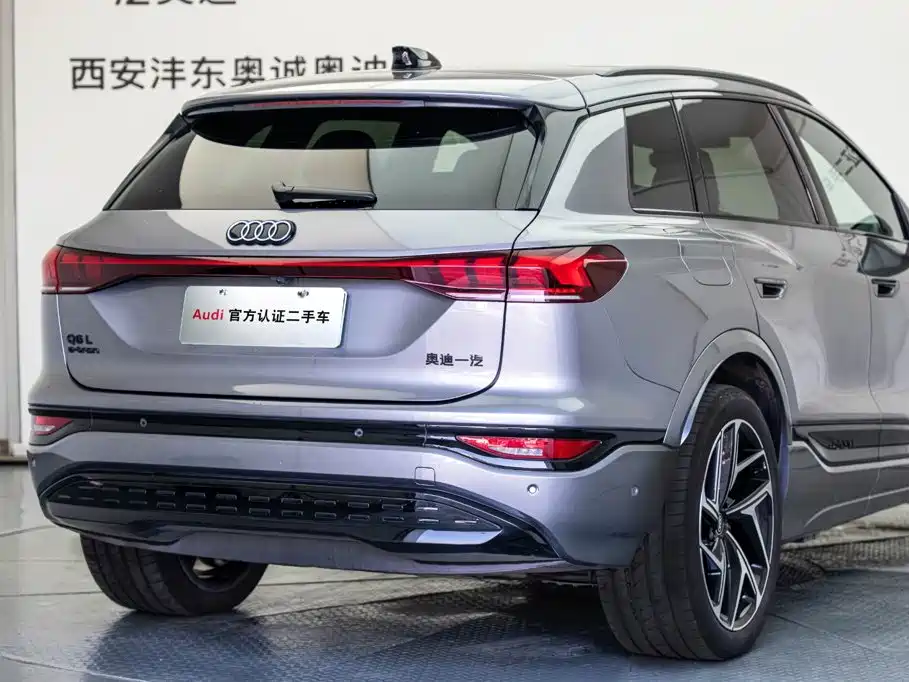 Фото 23 - Audi Q6L e-tron