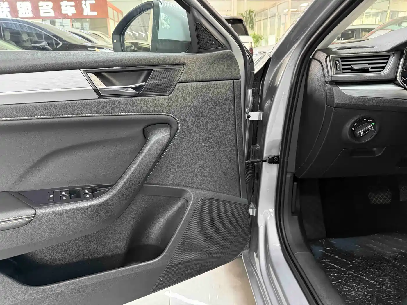 Škoda Superb 2024 2023 Facelift TSI280 DSG Premium Edition
