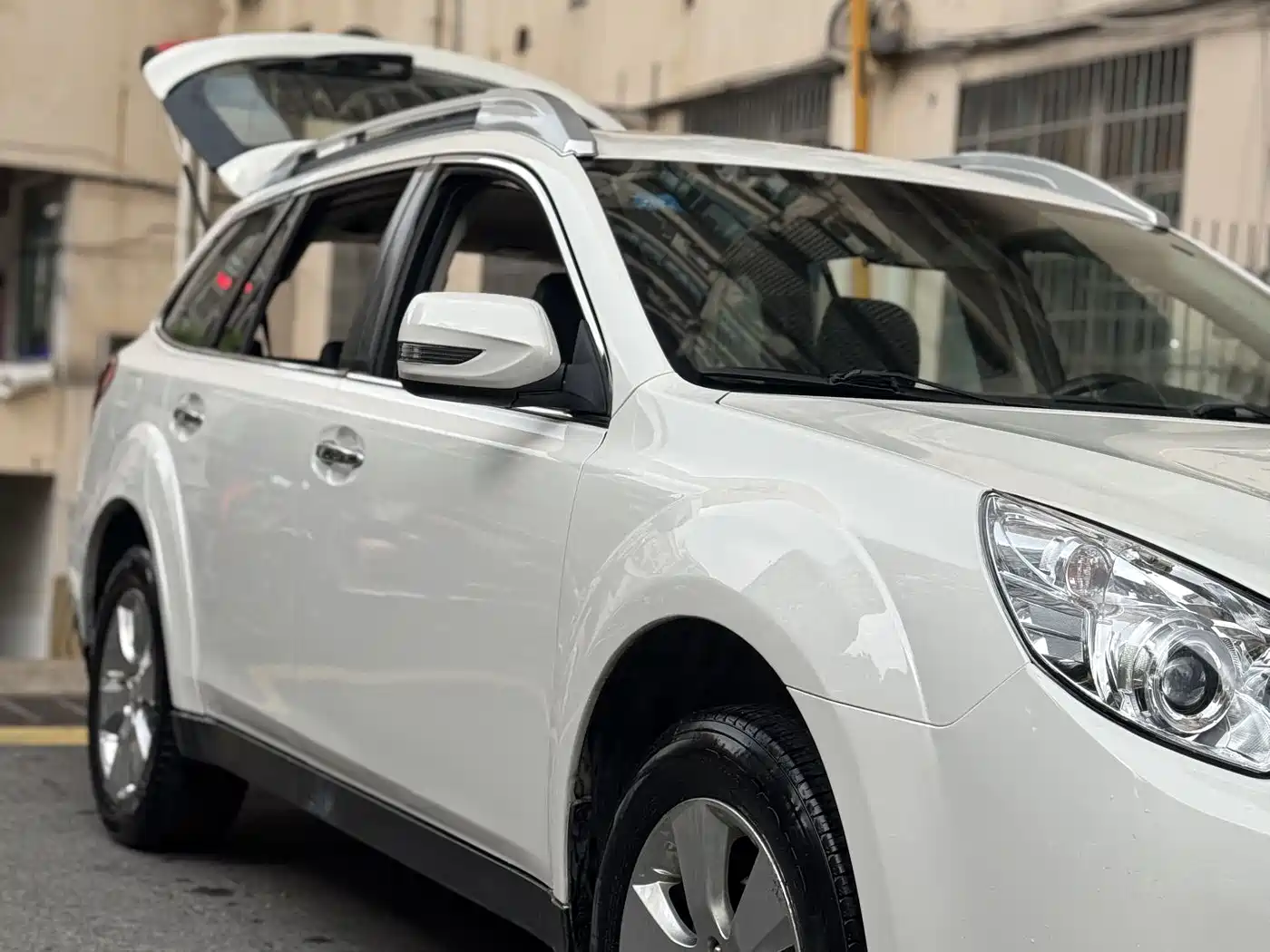 Subaru Outback 2011 2.5i Luxury Navigation Edition фото 4