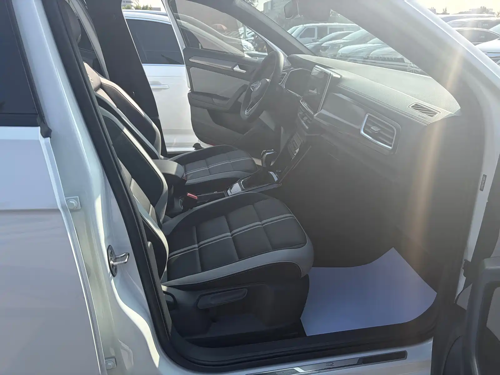 Photo 13 - Volkswagen T-ROC
