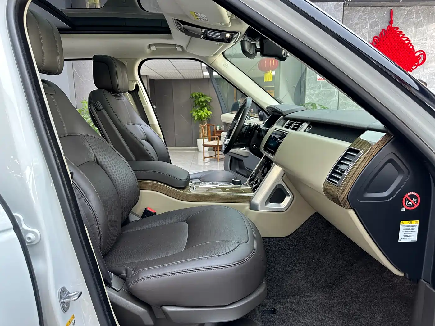 Land Rover Range Rover 2018 3.0 SC V6 Vogue Heritage Extended Edition фото 8