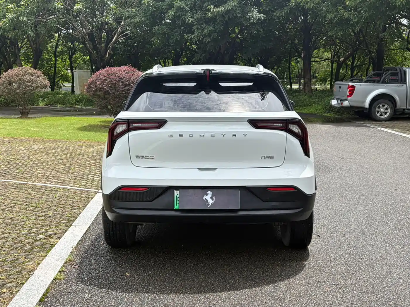 Фото 6 - Geely Geometry E Firefly