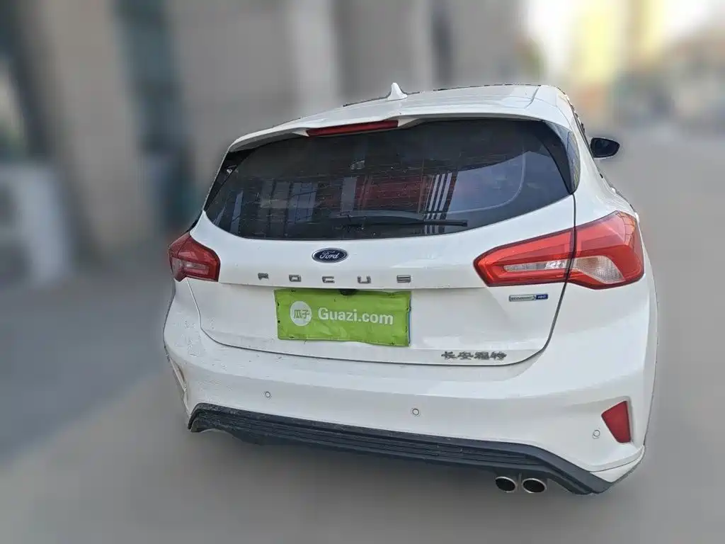 Фото 3 - Ford Focus