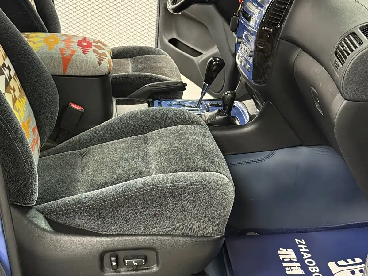 Toyota Land Cruiser (Import) 2007 Model 4.7L VX-R фото 6