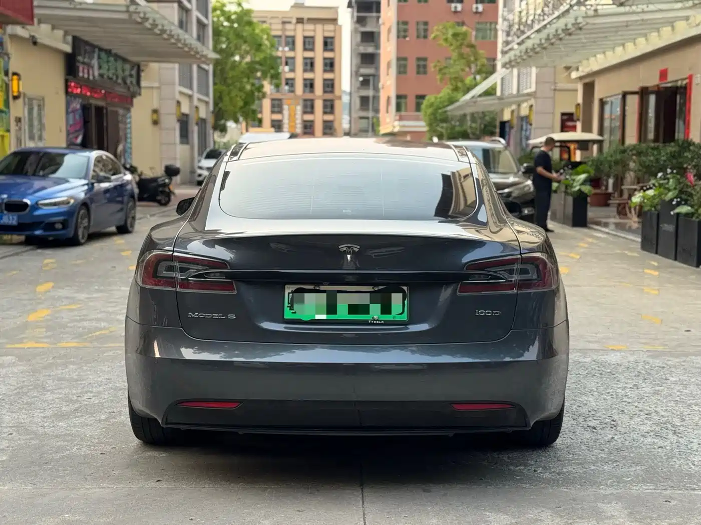 TESLA MODEL S