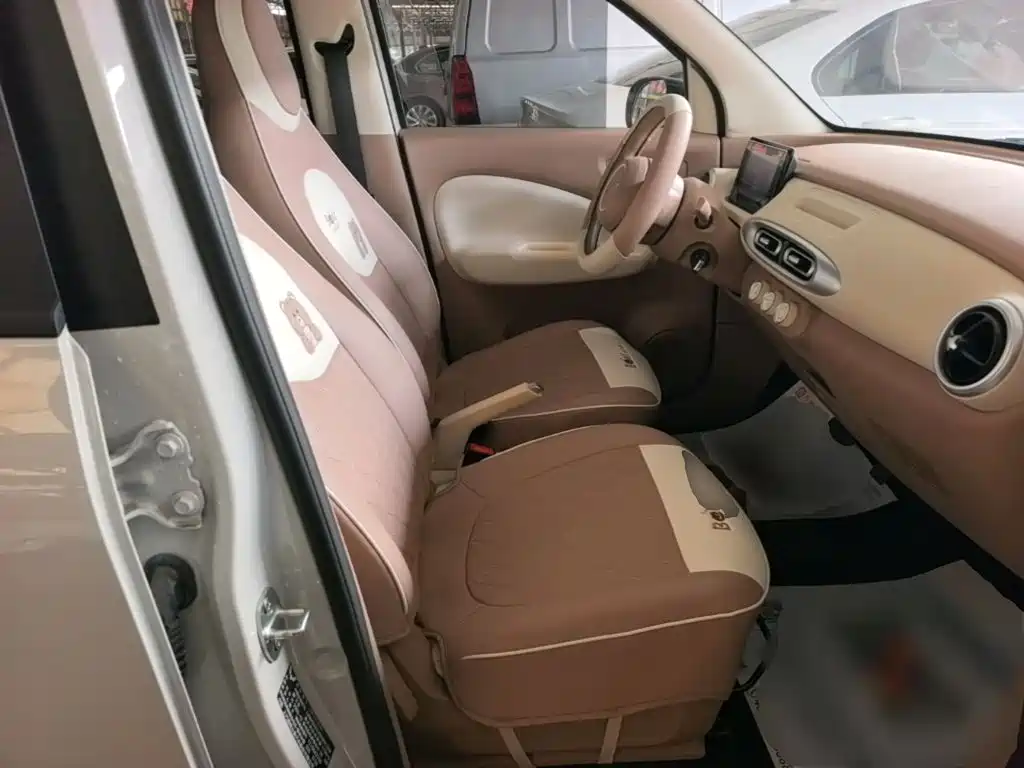 Wuling Motors Hongguang MINIEV 2026 2025 4-Door Advanced