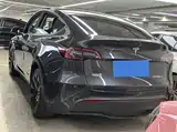 Фото 14 - Tesla Model Y