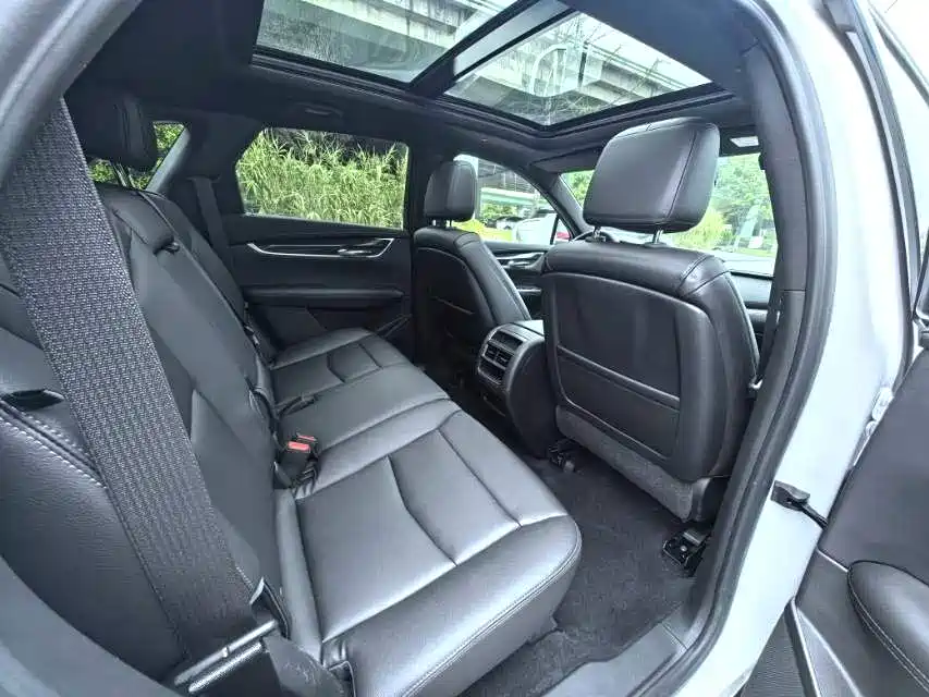 Cadillac XT5 2021 2.0T 2WD Luxury Edition фото 5