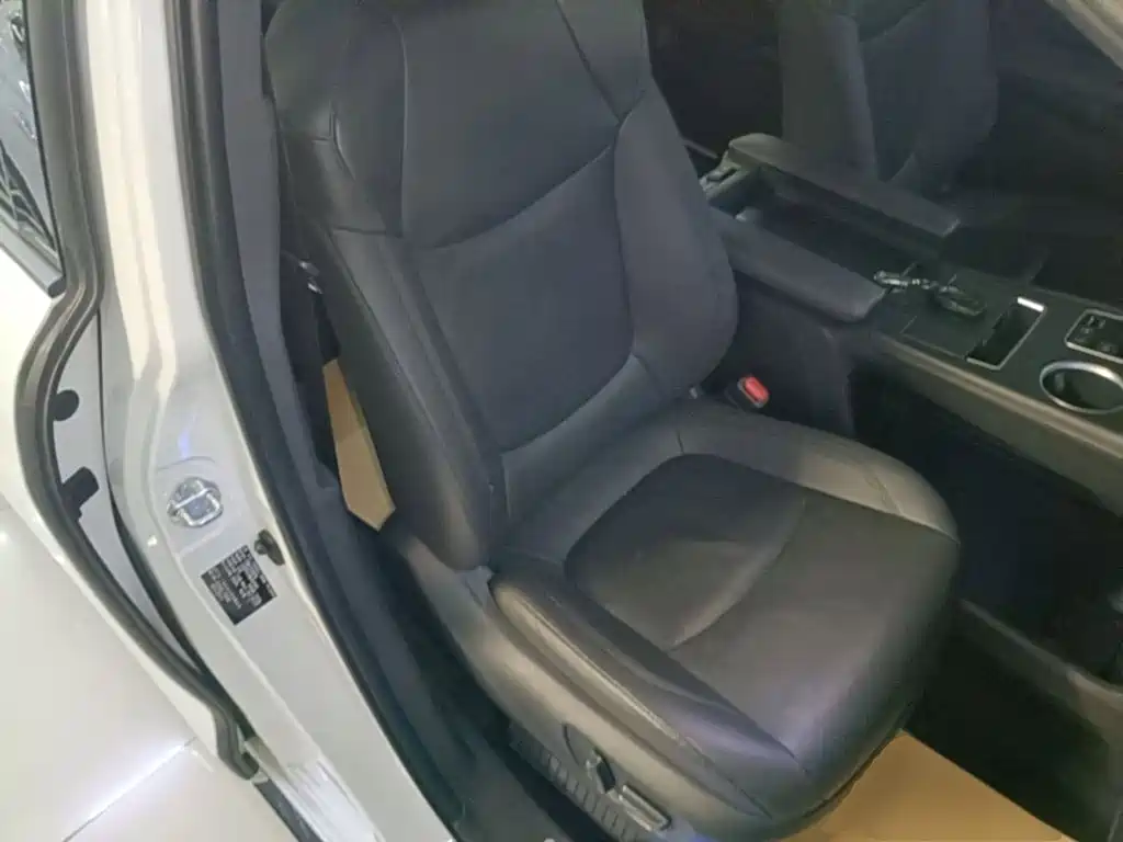 صورة 25 - Toyota Sienna