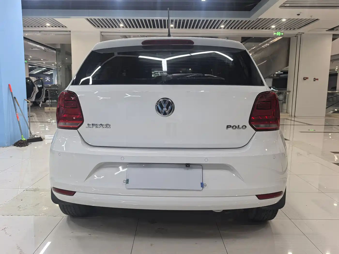 Volkswagen Polo 2014 1.4L Automatic Comfort Edition фото 4