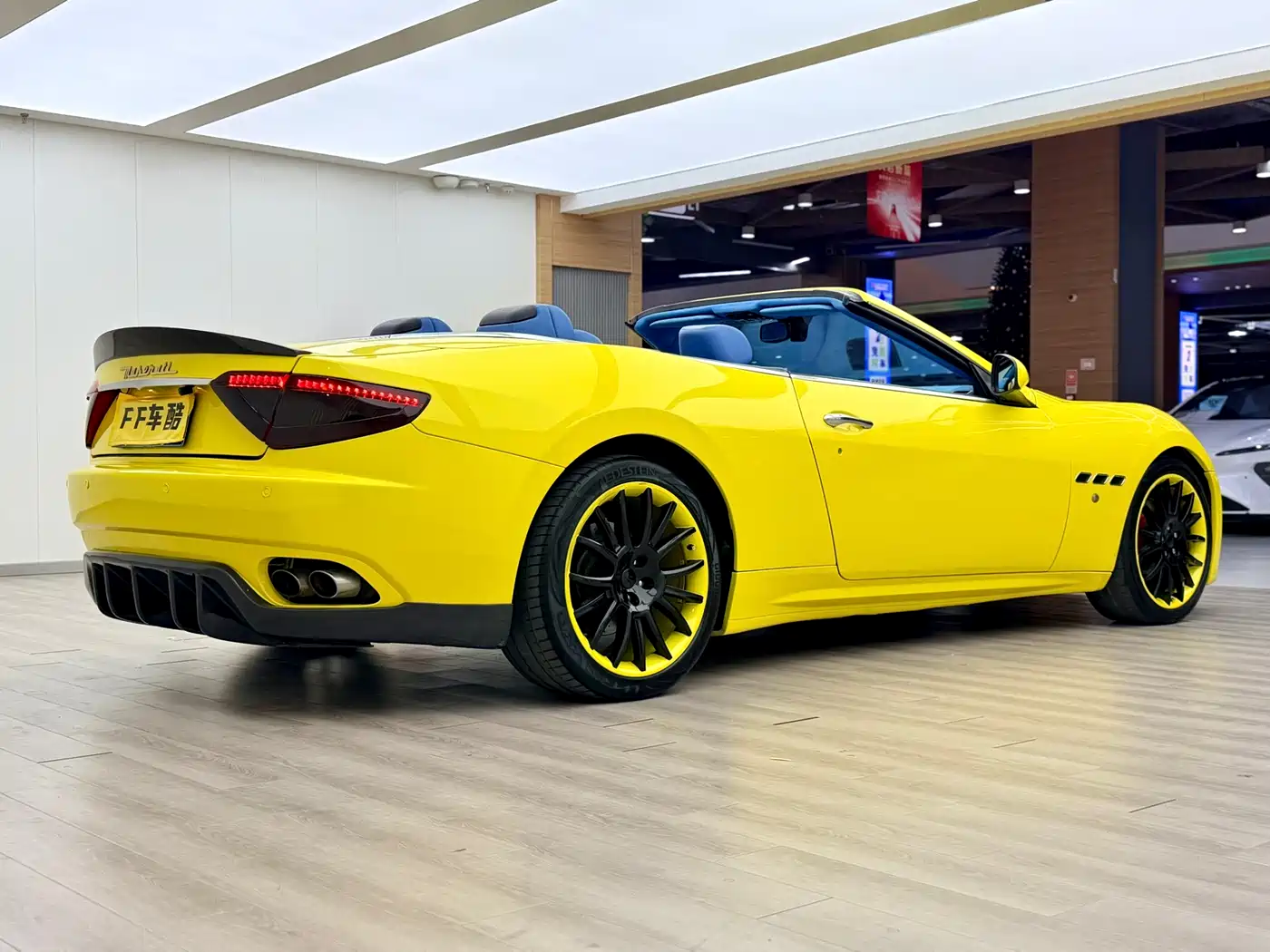 Maserati GranCabrio 2012 4.7L Sport фото 5