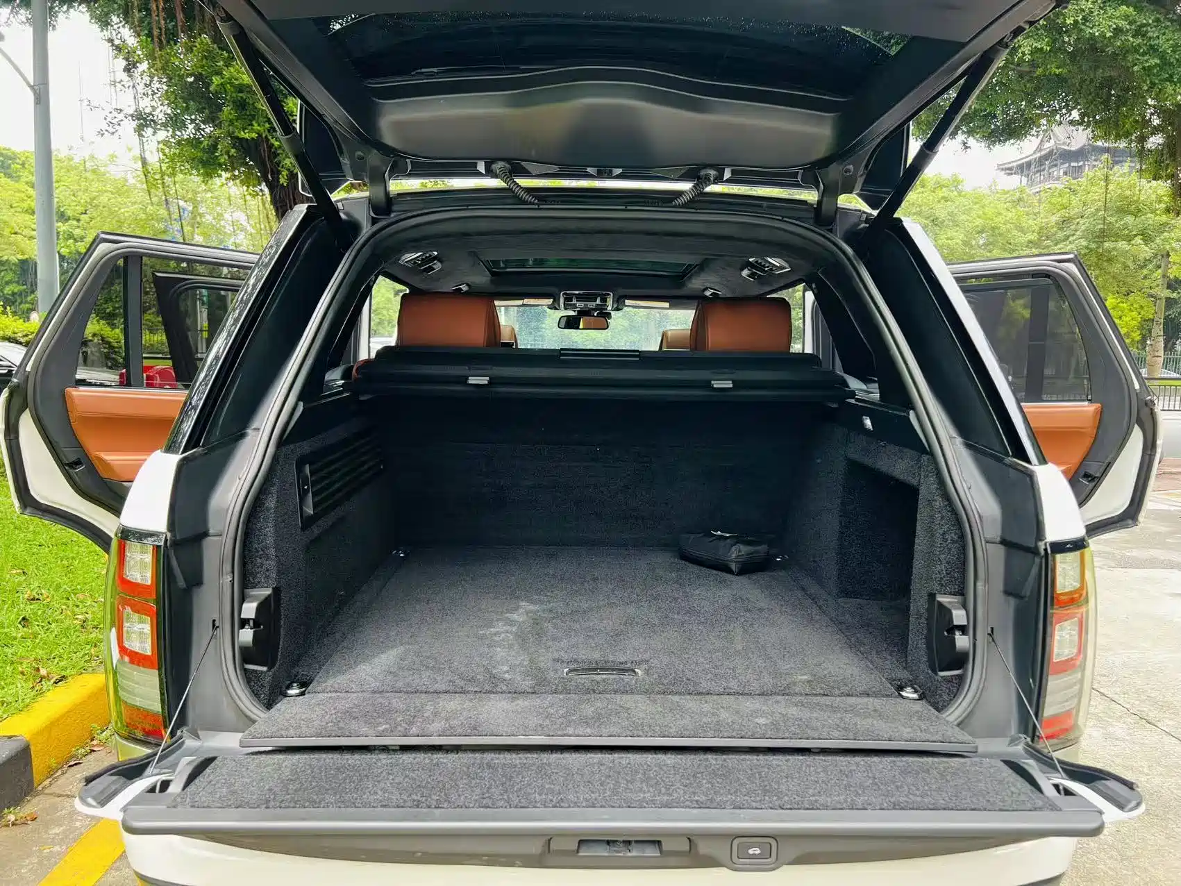 Фото 25 - Land Rover Range Rover