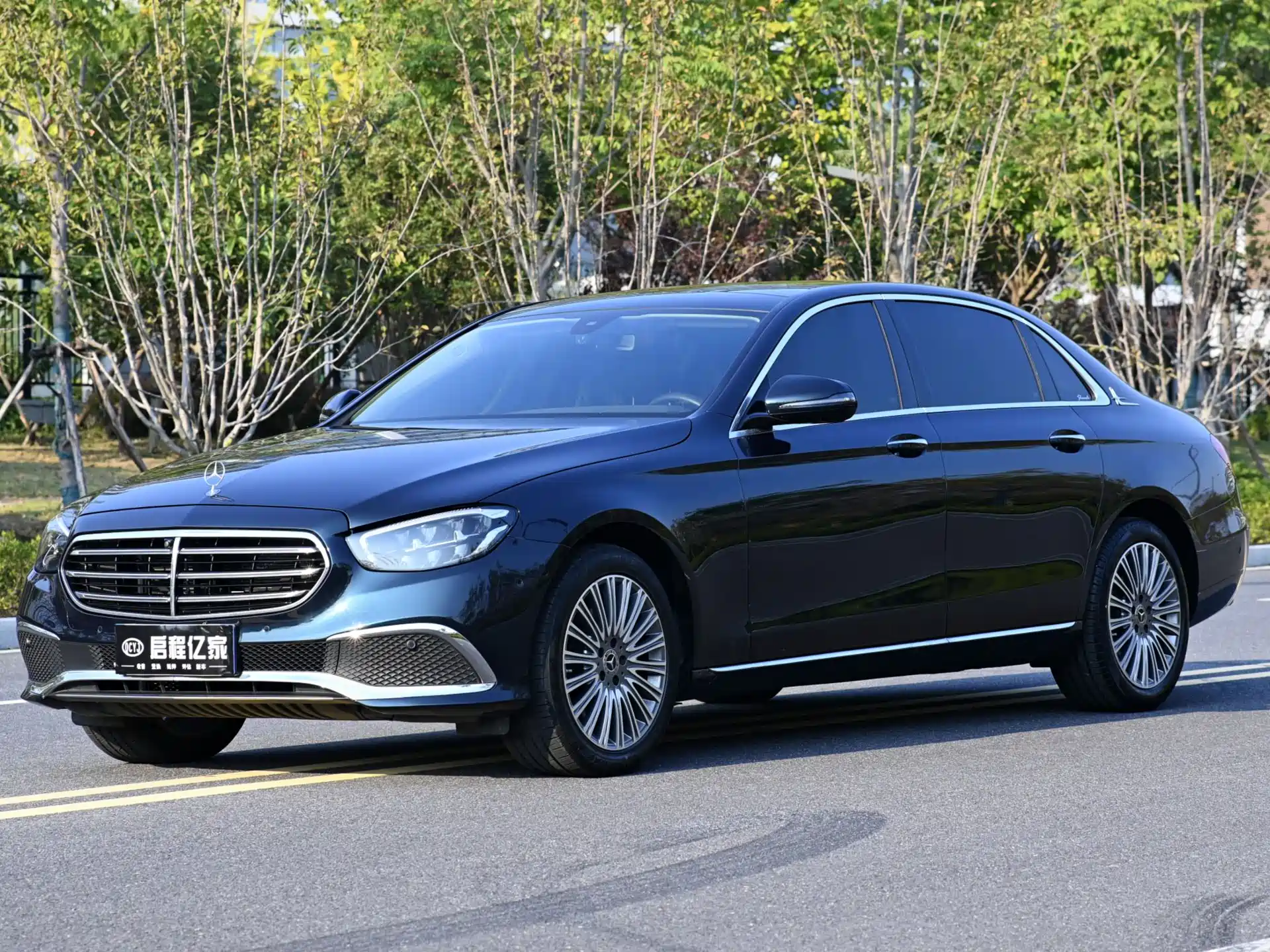 Фото 1 - Mercedes-Benz E-Class