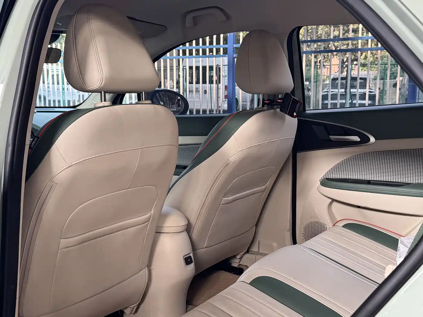 Ora Good Cat 2022 2022 400km Standard Range Luxury NMC
