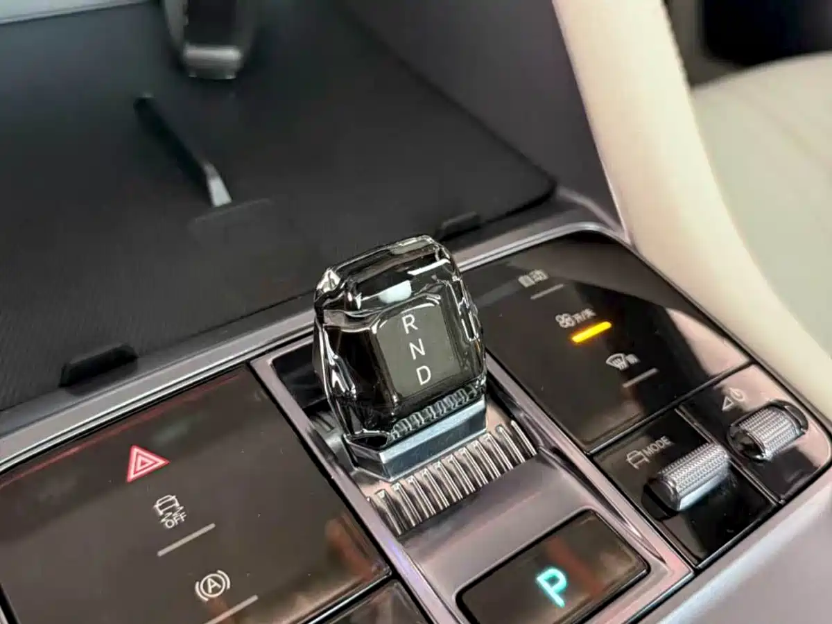 BYD Song PLUS PHEV 2024 Glory Edition EV 520km Luxury фото 19