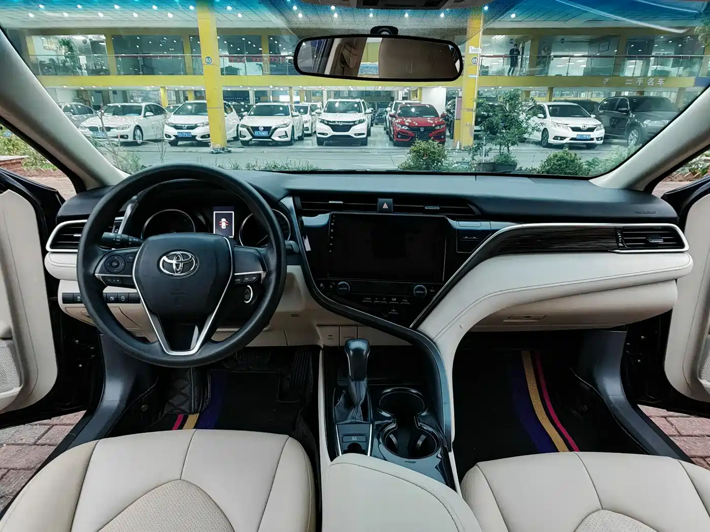 Toyota Camry 2018 2.0E Elite Edition фото 11