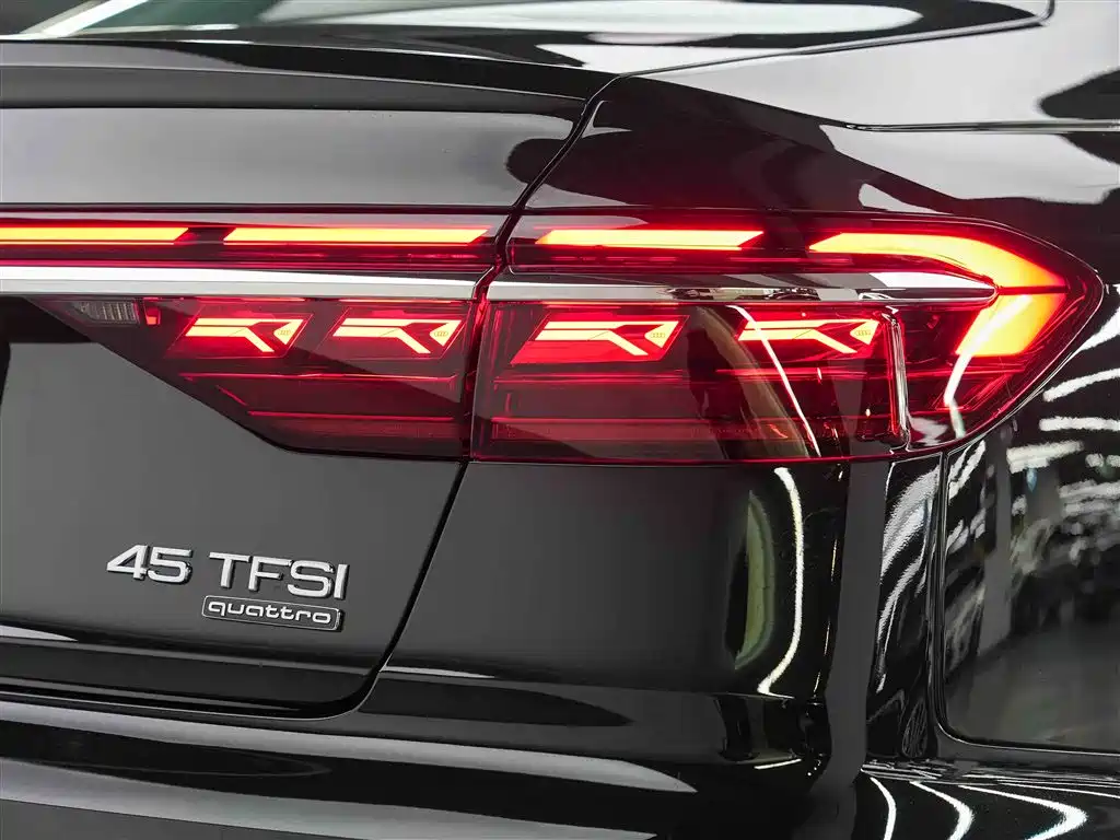 Audi A8 2025 A8L 45 TFSI quattro Luxury фото 13
