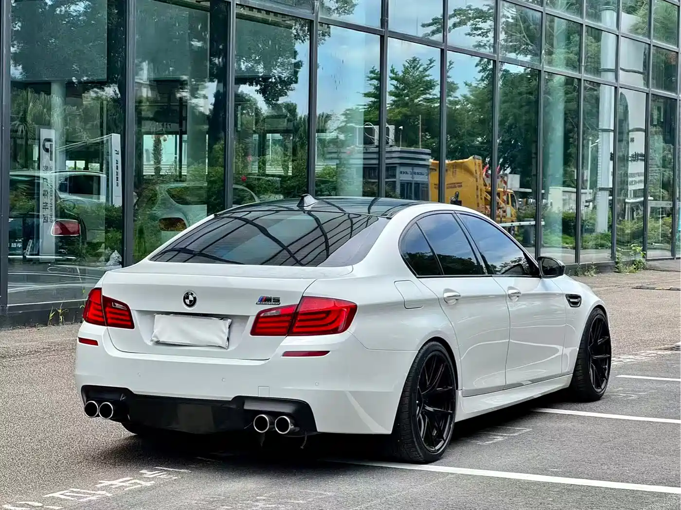 Фото 14 - BMW M5