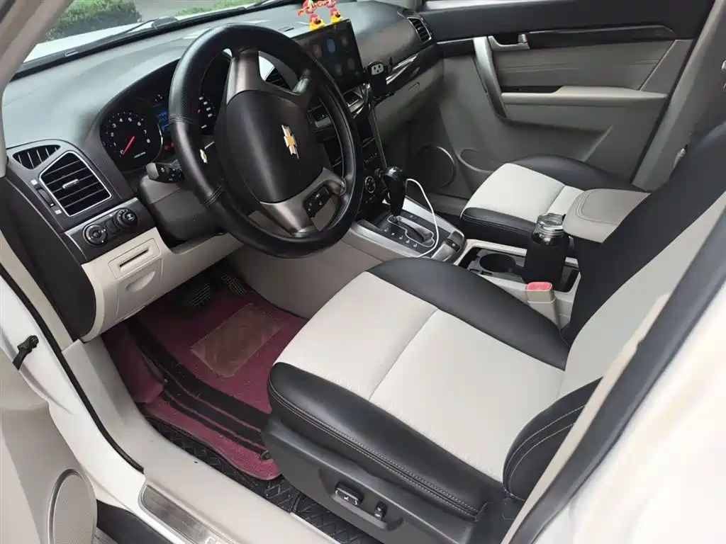 Chevrolet Captiva 2015 2.4L 2WD Urban Edition 5-seater фото 12