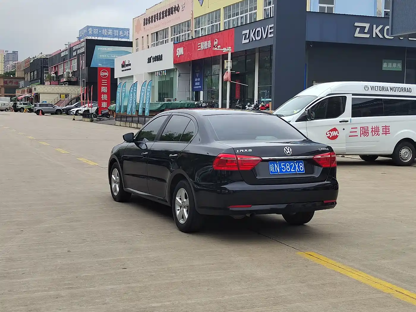 Volkswagen Lavida 2013 Facelift Classic 1.6L Automatic Trend фото 9