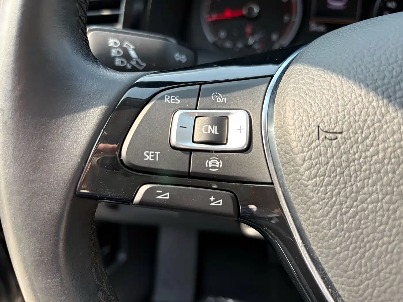 Volkswagen Tayron 2022 330TSI 2WD Luxury Smart Connect Edition фото 8