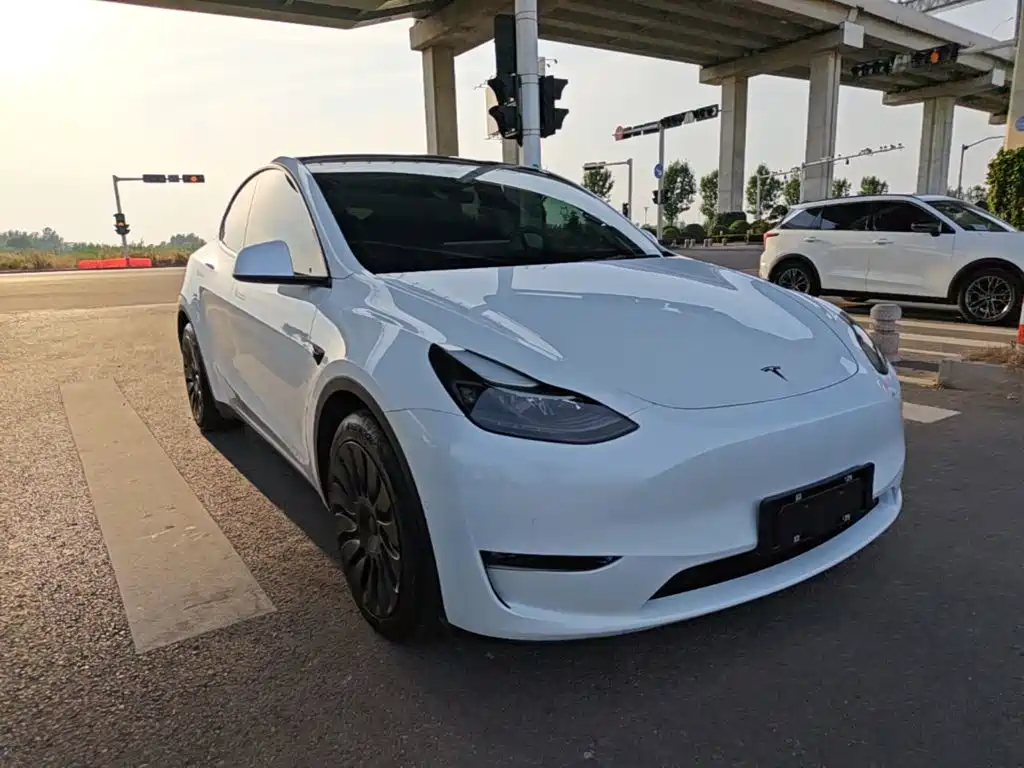 Фото 4 - Tesla Model Y